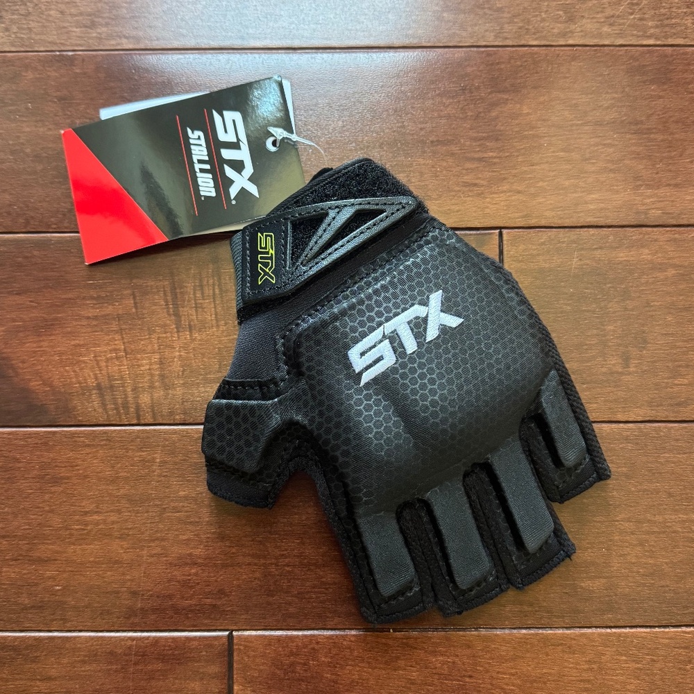 NWT Field Hockey STX Stallion Glove